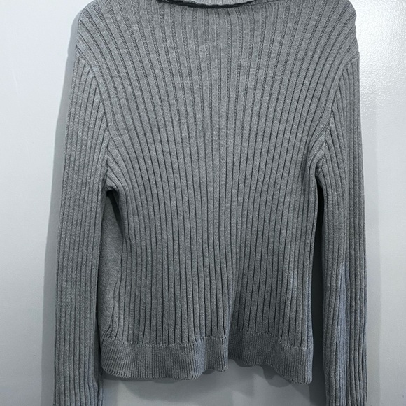 Gray Ribbed Sweater with Fringe Detail - Picture 3 of 5